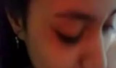 رویاها برای زیبایی آبدار در دستشویی تحقق می یابند فیلم سکسی زن و مرد