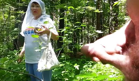 ادوارد و یکی از دوستانش جوجه ای را فیلم سکسی با زن سفید به خاطر پول گرفتند
