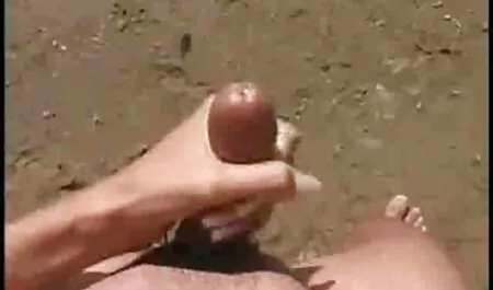 یک برادر فیلم سکس زن وسگ به خواهرش نگاه می کند و به دوست پسر خود نگاه می کند