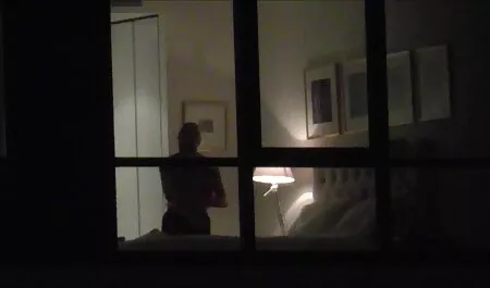 عاشقانی که برای این هنرمند عکس می گیرند ، در رختخواب فيلم سكس با زن همسايه رابطه جنسی برقرار می کنند