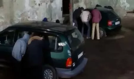 سیاهها در رابطه جنسی مقعدی با النا برکووا تقلب می کنند. فیلم پورنو نژادی روسی. فیلم سکسی سک با زن
