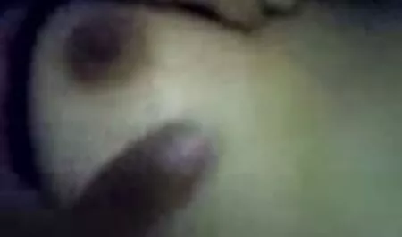پدربزرگ مسن جوجه فیلم سکسی زنان حشری جوانی را در گربه می گیرد