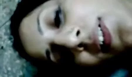 عیار برهنه می شود و بدن او دانلود فیلم های سکسی زنان چاق را لگد می زند